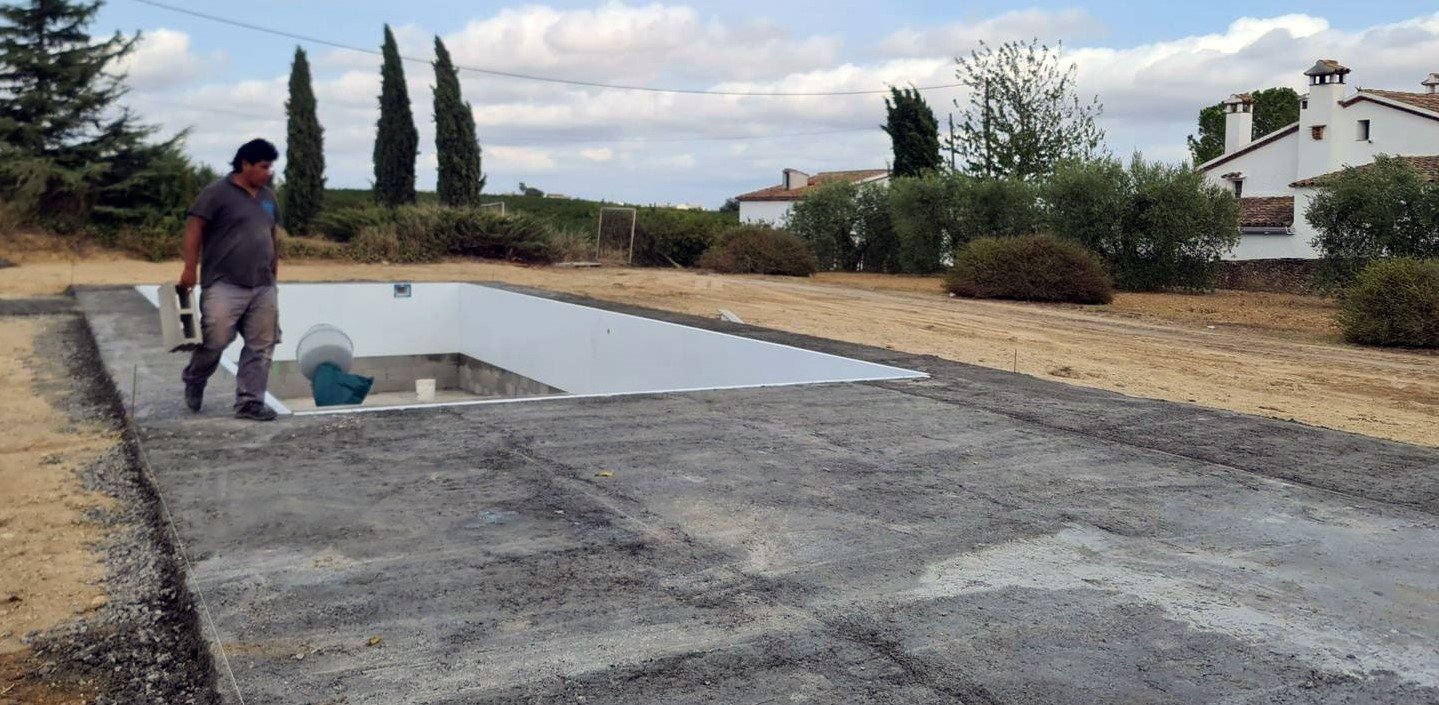 CONSTRUCCIÓN DE PISCINAS